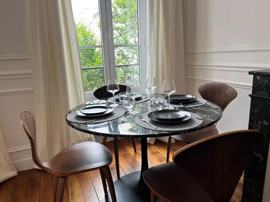 Luxe Place * Paris